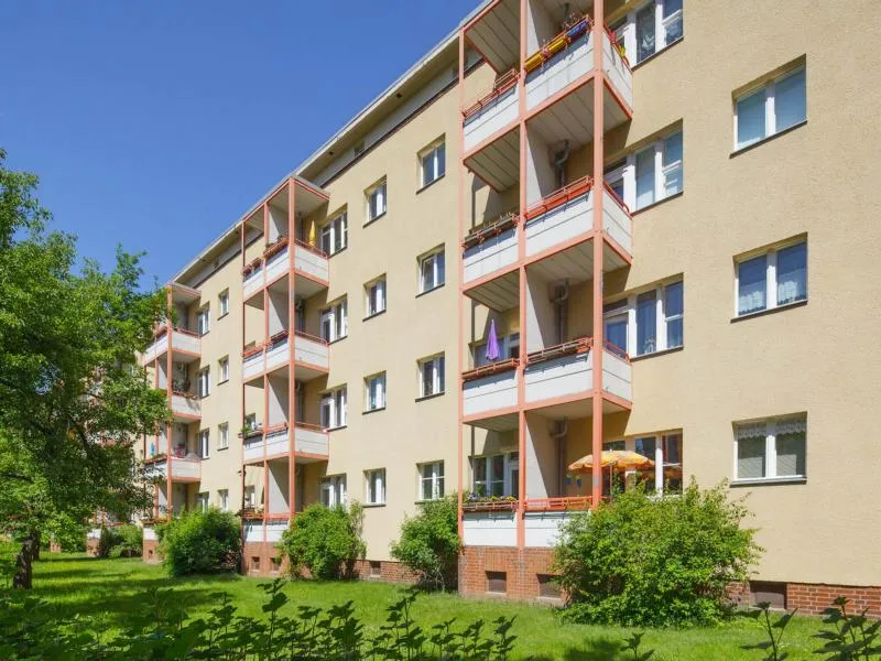 Kleines Appartement mit Balkon in Alt-Hohenschönhausen neu zu vermieten — photo 1